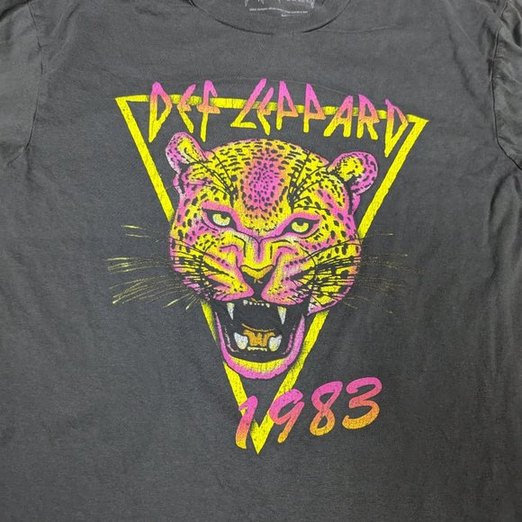 Def Leppard Shirt Adult Medium Gray Pullover Long Sleeve 1983 Art Music Band Tee - Picture 11 of 16